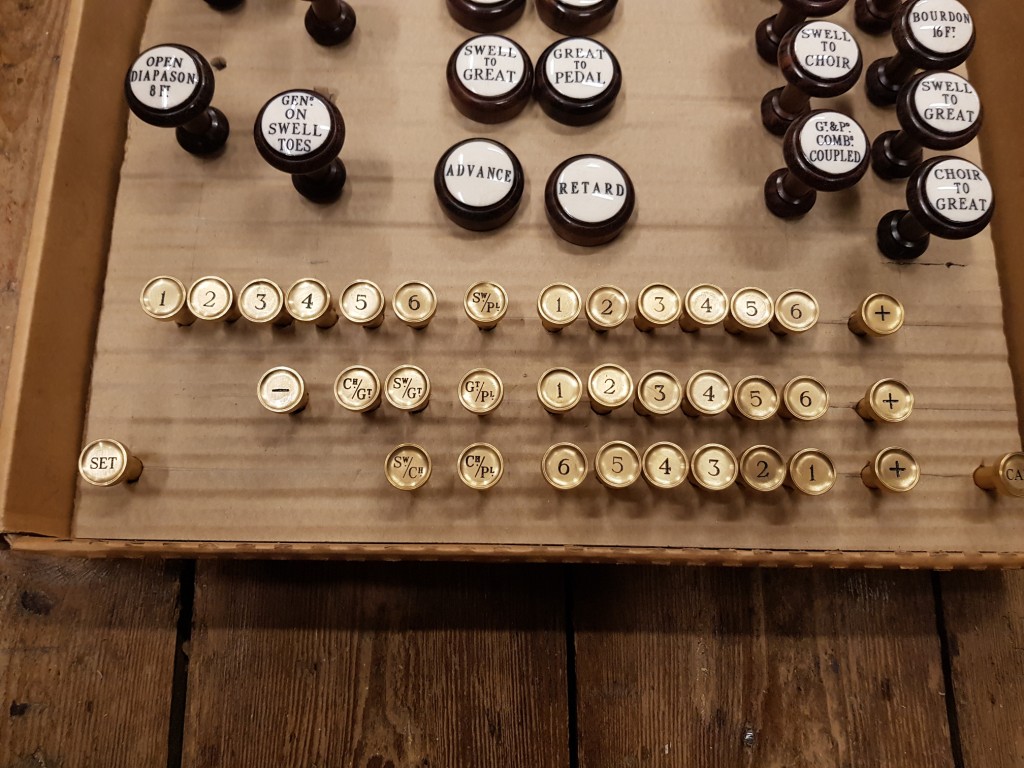 Stop knobs & department and pedal pistons 2