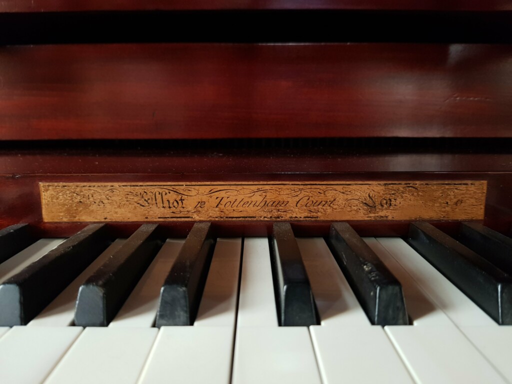 Thomas Elliot Chamber Organ 3