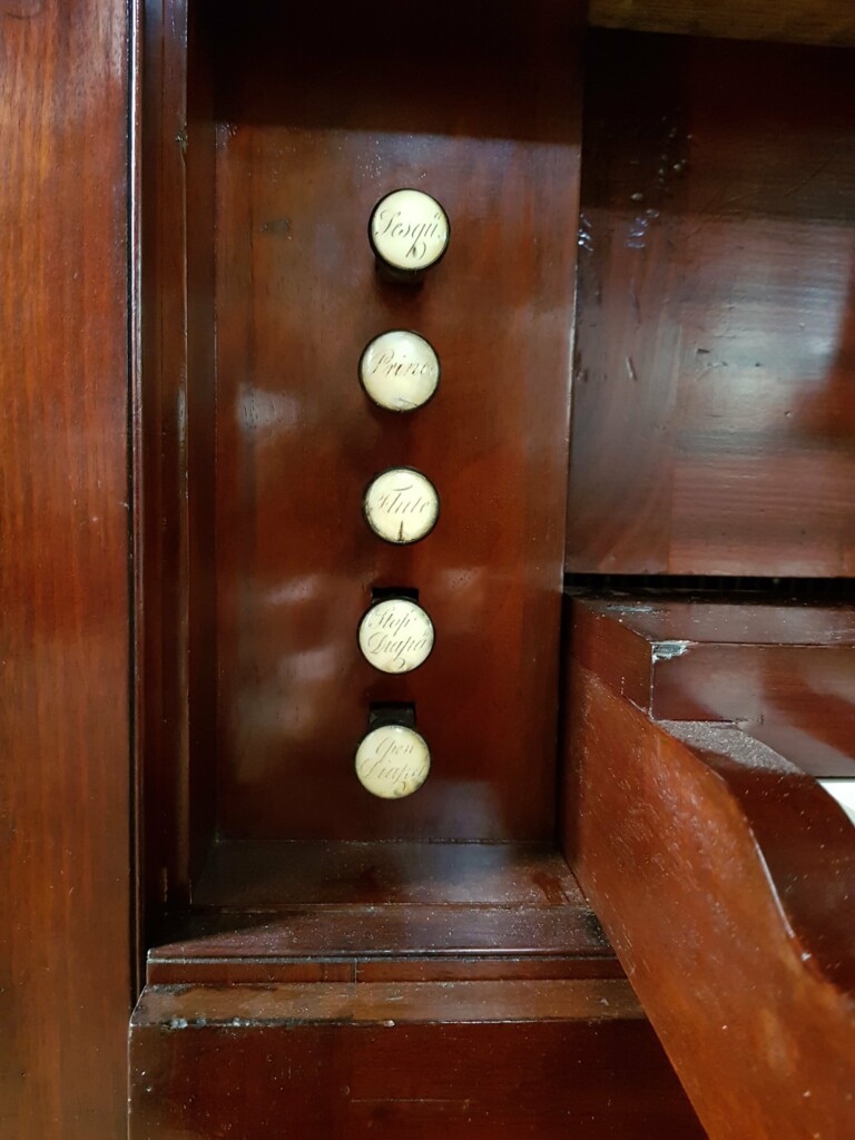 Thomas Elliot Chamber Organ 4